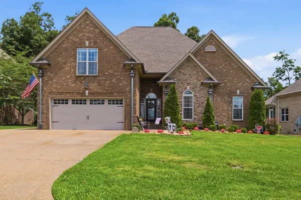 1109 Secretariat Dr, Mount Juliet, TN 37122