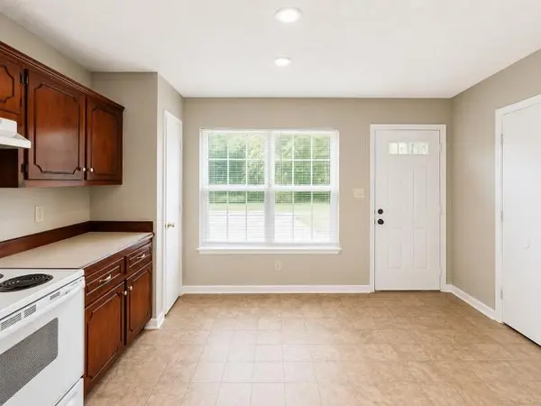 2004 Tynewood Dr, Clarksville, TN 37042
