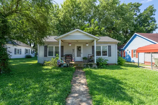 315 Debus St, Lawrenceburg, TN 38464