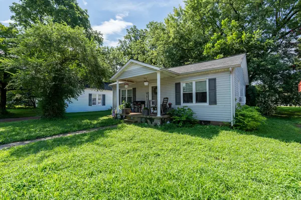 315 Debus St, Lawrenceburg, TN 38464