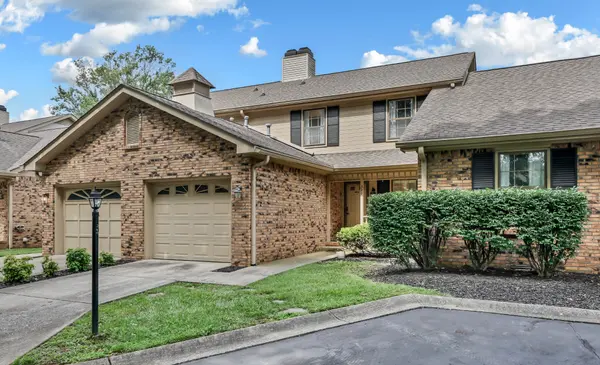 320 Kingswood Ct, Clarksville, TN 37043