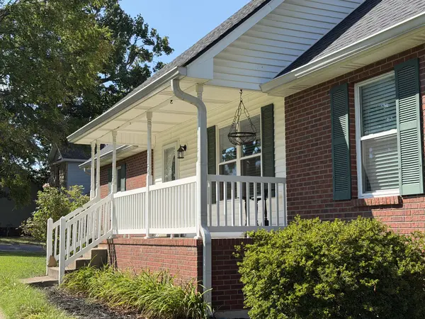 145 S Palmers Chapel Rd, White House, TN 37188