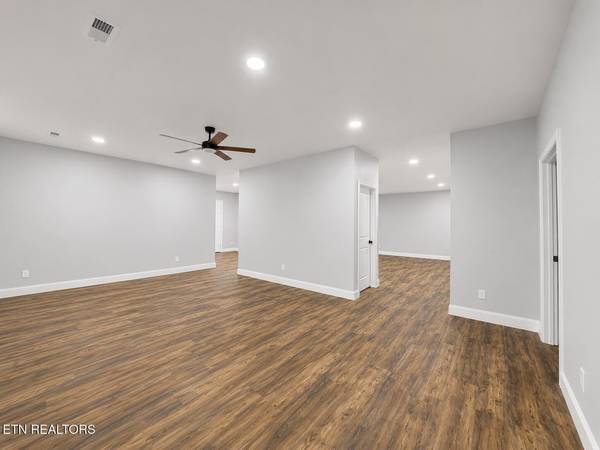 824 Poplar Springs Rd, Loudon, TN 37774