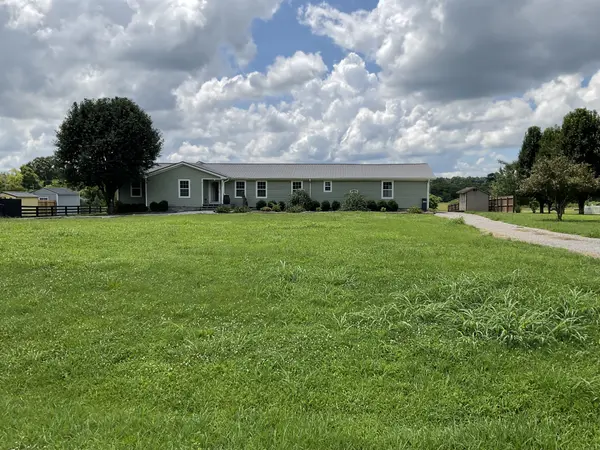 1227 Hazelwood Rd, Columbia, TN 38401