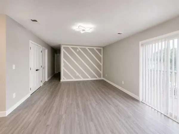 543 Peachers Mill Rd #213, Clarksville, TN 37042