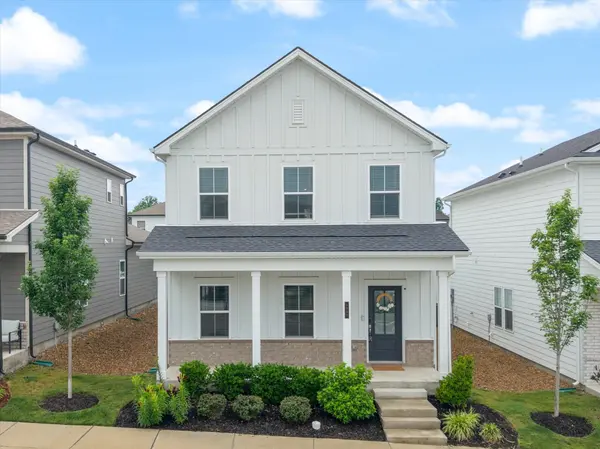 1337 Carriage Park Dr, Hermitage, TN 37076