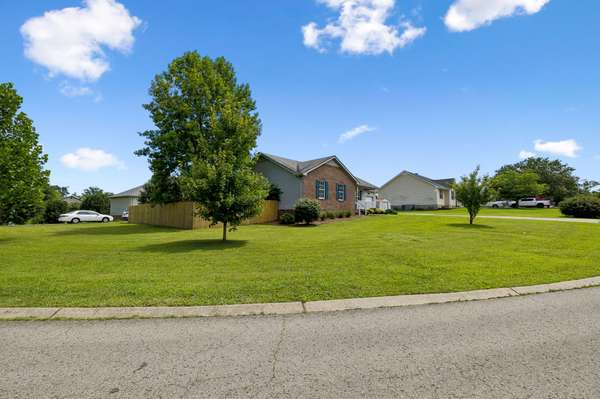 2029 Patricia Dr, Greenbrier, TN 37073
