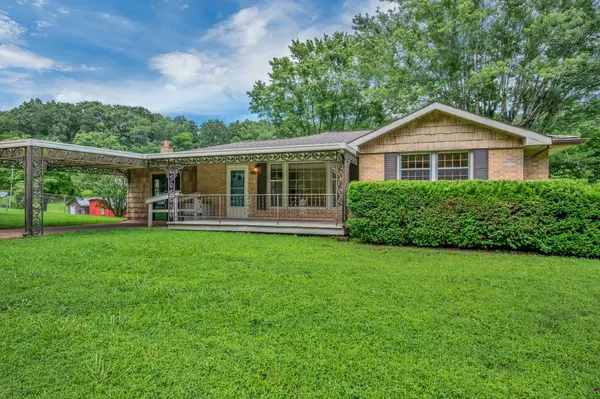 122 Tracy Academy St, Charlotte, TN 37036