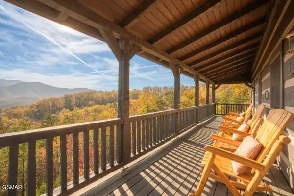1114 Bear Paw Ridge Way, Sevierville, TN 37862