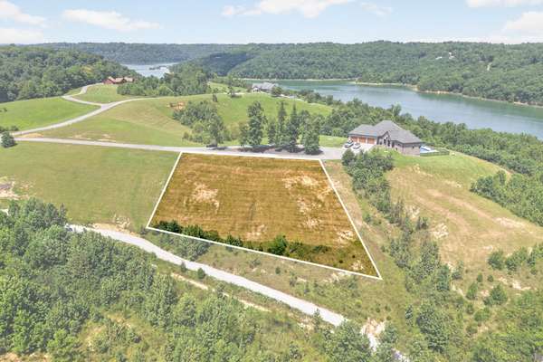 0 Holly Bend Dr, Byrdstown, TN 38549