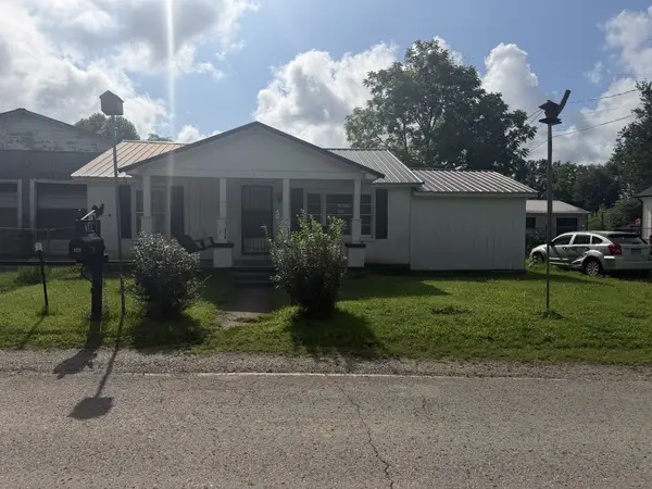 712 Fisher Ave, Smithville, TN 37166