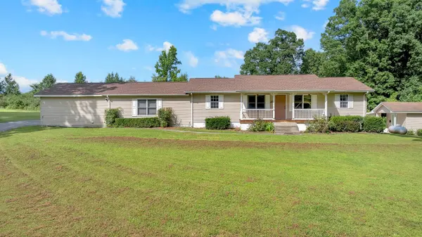 150 Arbor Ln, Tullahoma, TN 37388