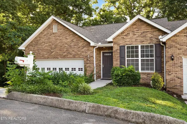 3254 Mountain Spring Way, Knoxville, TN 37917