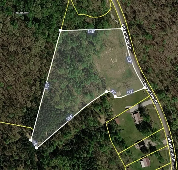 825 Lakestone Rd, Waverly, TN 37185