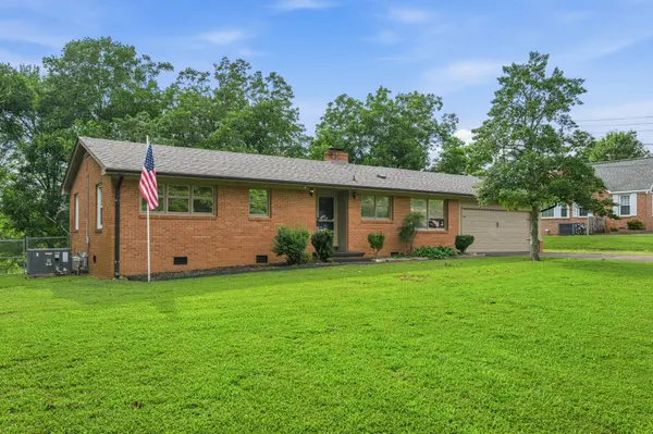 783 N Broad St, Lexington, TN 38351
