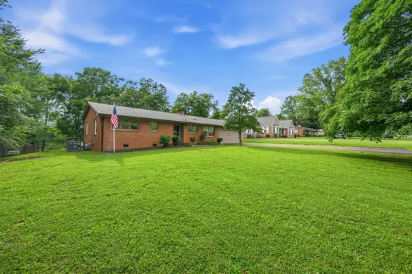 783 N Broad St, Lexington, TN 38351