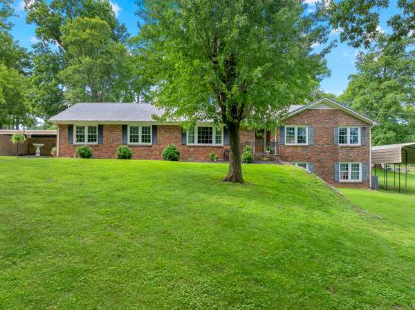 102 Jefferson Dr, Columbia, TN 38401