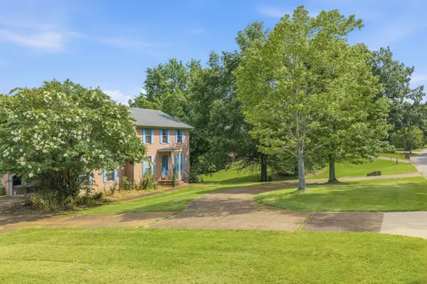 435 Lakeshore Dr, Lexington, TN 38351