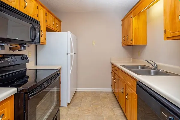 1638 Hugh Hunter Rd, Oak Grove, KY 42262