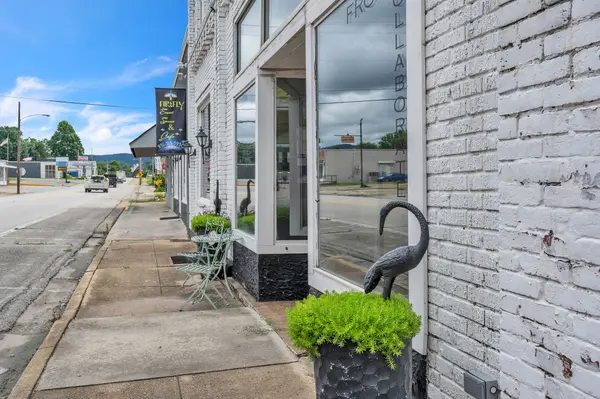 108 Cumberland St #E, Cowan, TN 37318