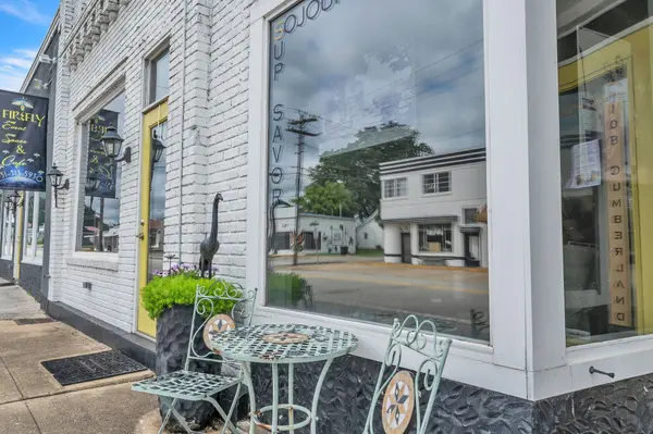 108 Cumberland St #E, Cowan, TN 37318