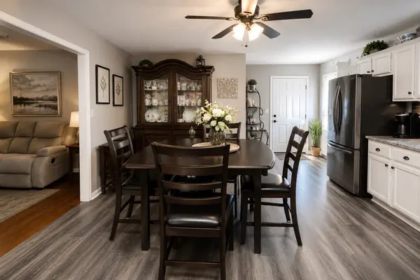 285 Meadowbrook Cir, Lexington, TN 38351