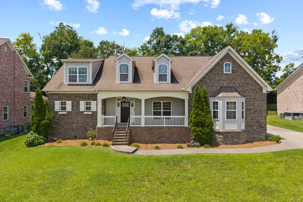1387 Round Hill Ln, Spring Hill, TN 37174