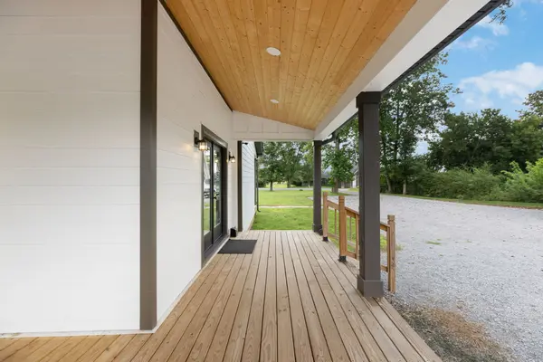 209 N Horton Pkwy, Chapel Hill, TN 37034
