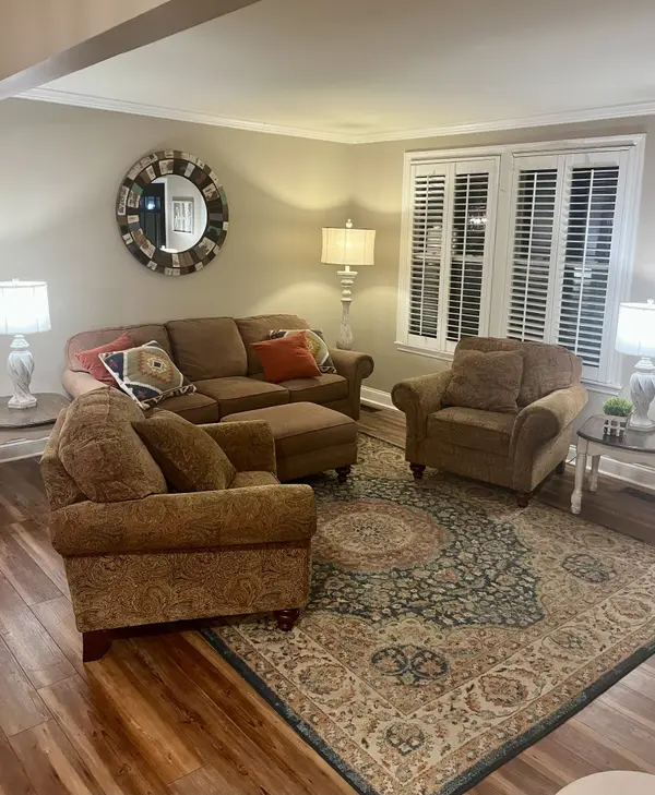 107 La Via Dr, Hendersonville, TN 37075