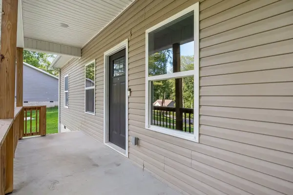 537 Lewis Ln, Charlotte, TN 37036