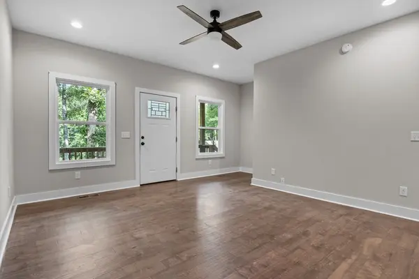 537 Lewis Ln, Charlotte, TN 37036