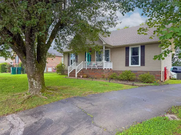 1324 Sunnybrooke Ct, Pulaski, TN 38478
