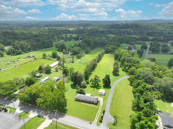1544 Neelys Bend Rd, Madison, TN 37115
