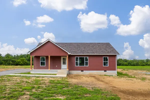 325 Oakmere Ln, Lafayette, TN 37083