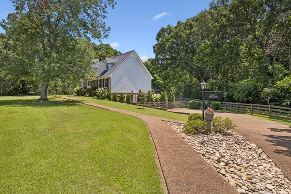 7211 Grammar Dr, Fairview, TN 37062