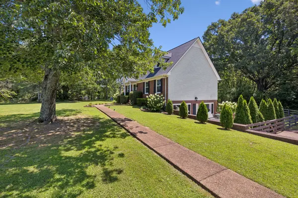 7211 Grammar Dr, Fairview, TN 37062