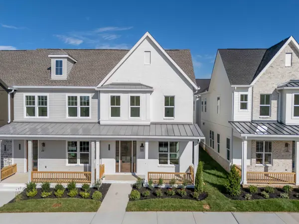 1054 Pique Pl, Franklin, TN 37069