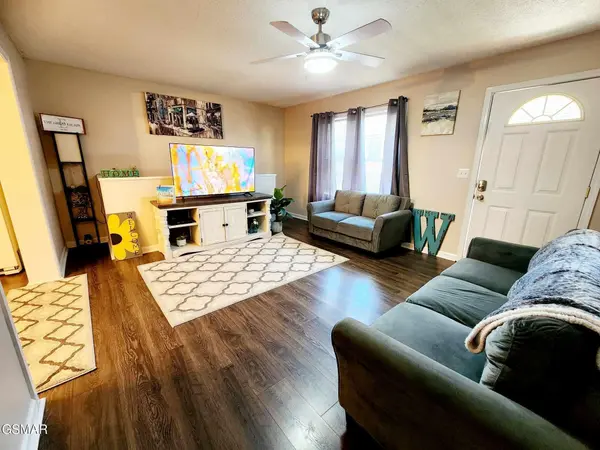 2904 Boyds Creek Hwy #4, Sevierville, TN 37876
