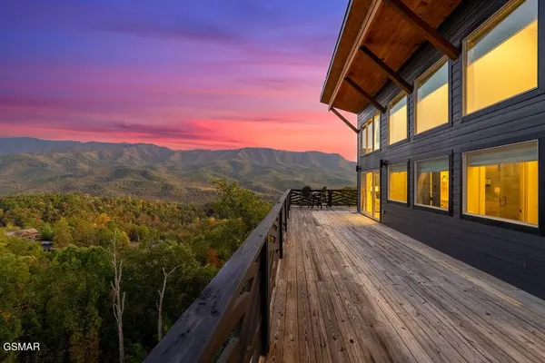 839 Deer Path Lane, Gatlinburg, TN 37738