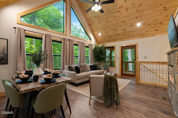1123 Raintree Road, Gatlinburg, TN 37738