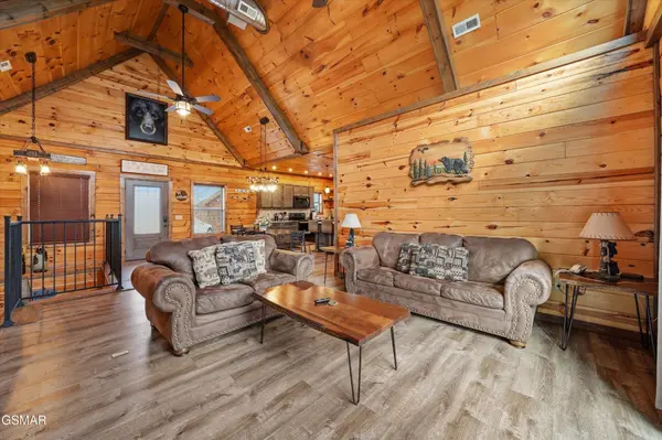 3226 White Falcon Way, Pigeon Forge, TN 37862