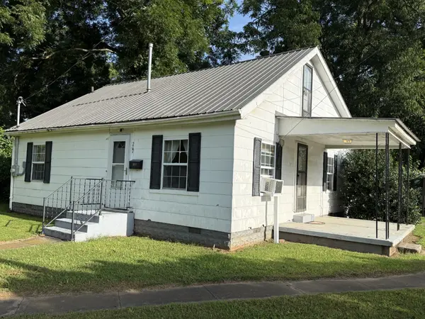 207 Powell St, Decherd, TN 37324