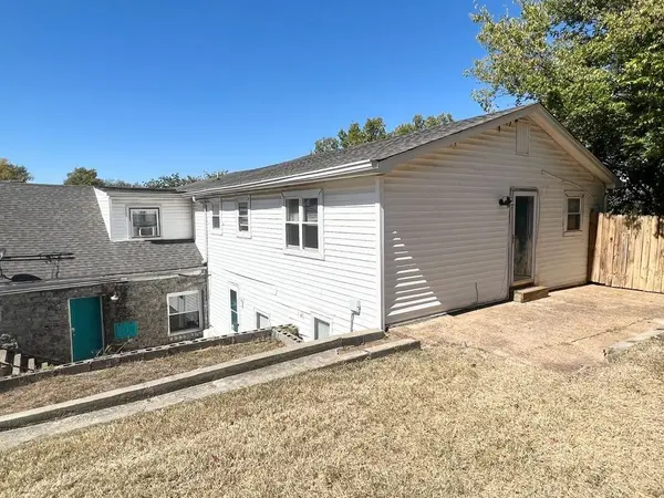 300 37th Ave #N, Nashville, TN 37209