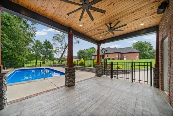 635 Mobley Rd, Clarksville, TN 37043