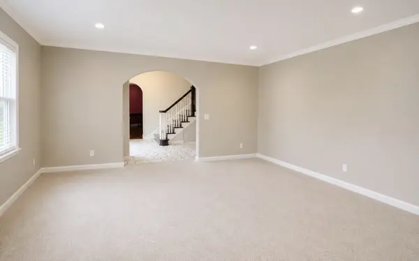 55 Hillcrest Dr, Lexington, TN 38351