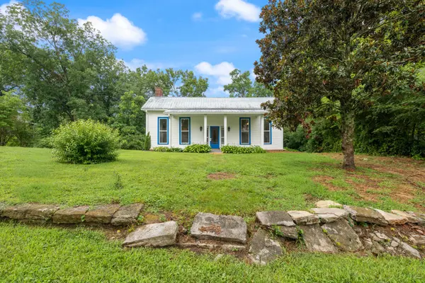 117 W End Ave, Centerville, TN 37033