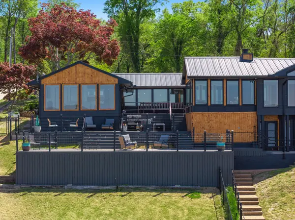 105 Lakeview Dr, Muscle Shoals, AL 35661