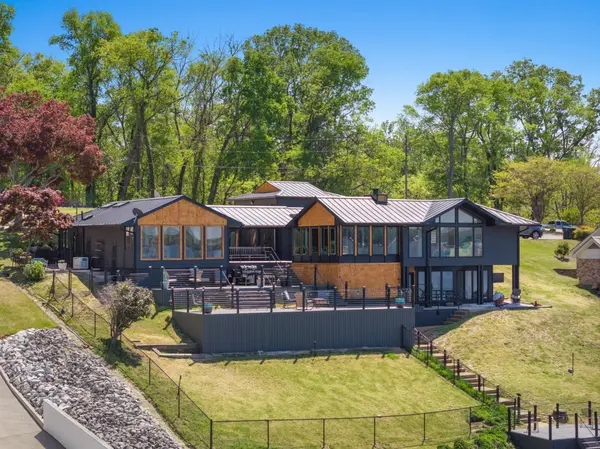 105 Lakeview Dr, Muscle Shoals, AL 35661