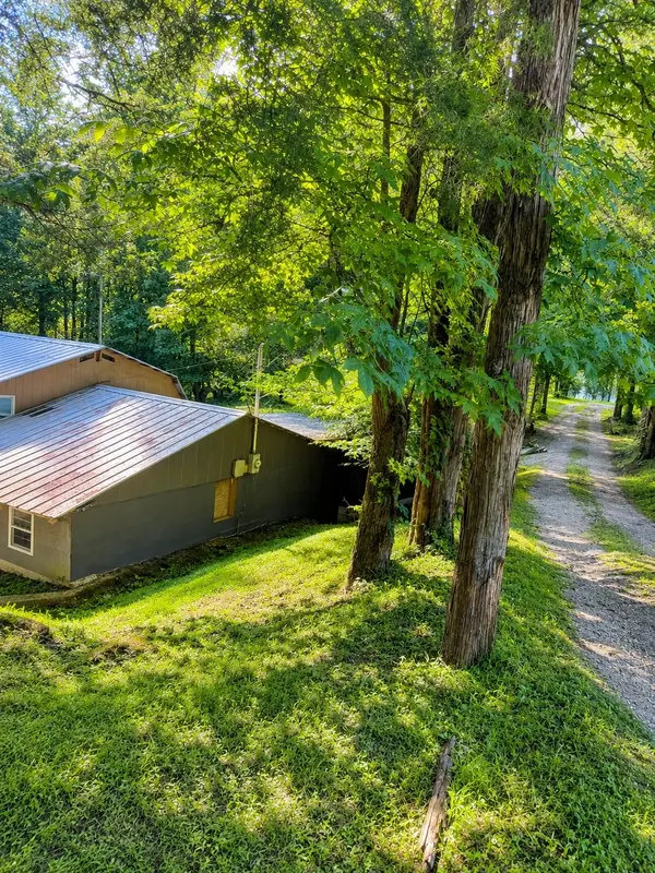 455 Old Pinhook Rd, Smithville, TN 37166