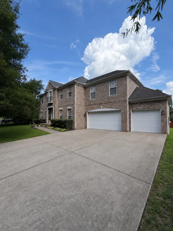 7524 Woodstream Dr, Nashville, TN 37221